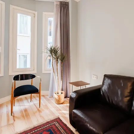 City-center Urban Flat With Private Balcony *