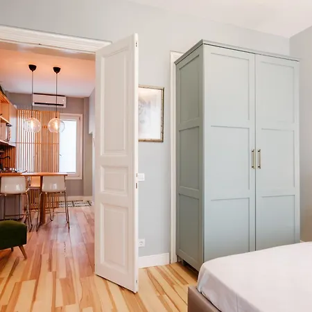 City-center Urban Flat With Private Balcony Istanbulská provincie