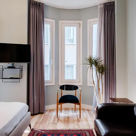 City-center Urban Flat With Private Balcony * Istambul
